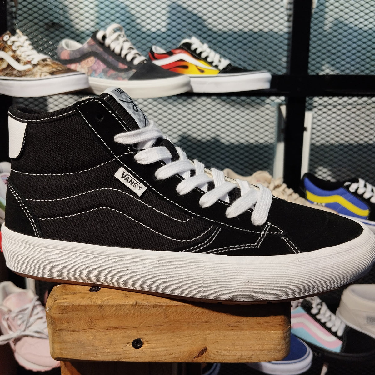 VANS SK8 HI X LIZZIE ARMANTO Brotherhood CDMX