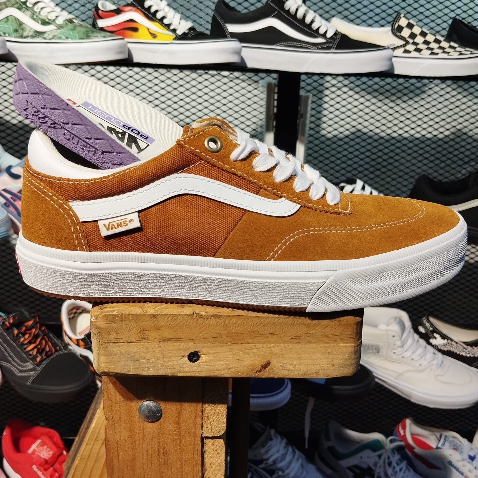 VANS GILBERT CROCKETT