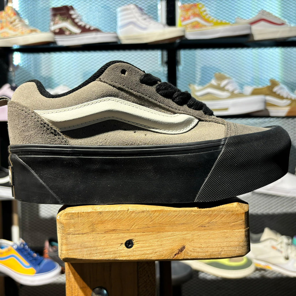 VANS KNU STACK