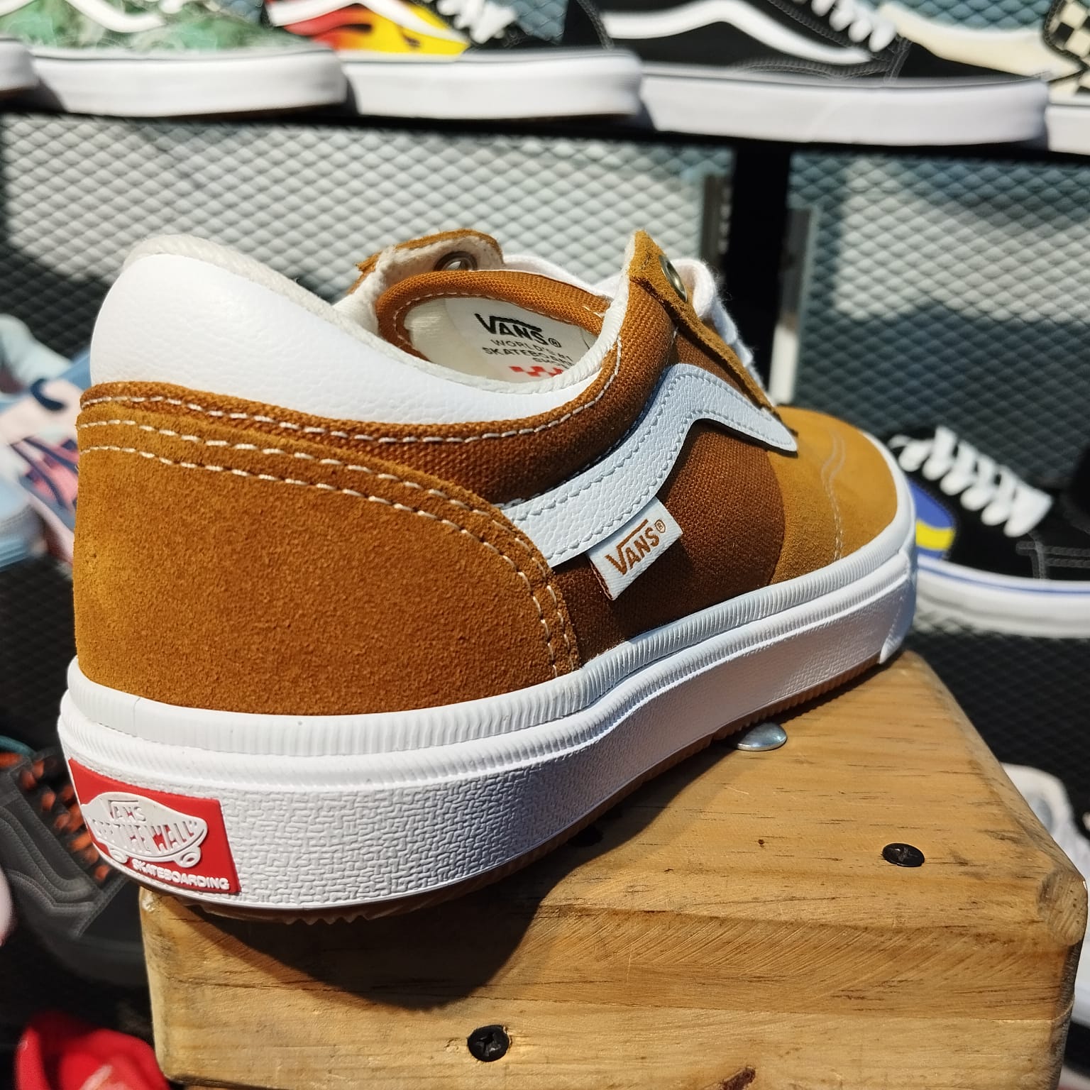 VANS GILBERT CROCKETT